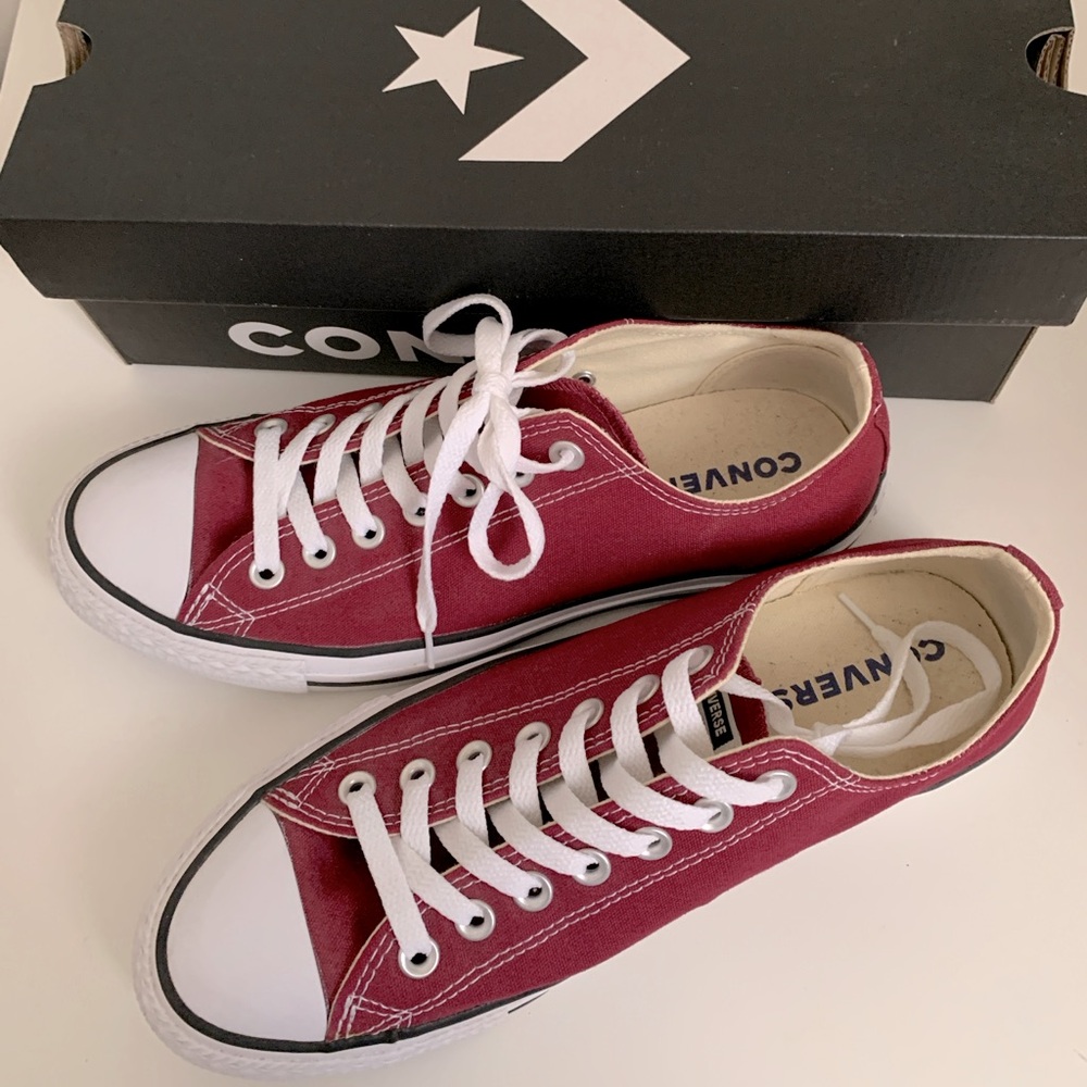Converse Low Top Maroon 8.5 Mens 10.5 Womens Sneakers